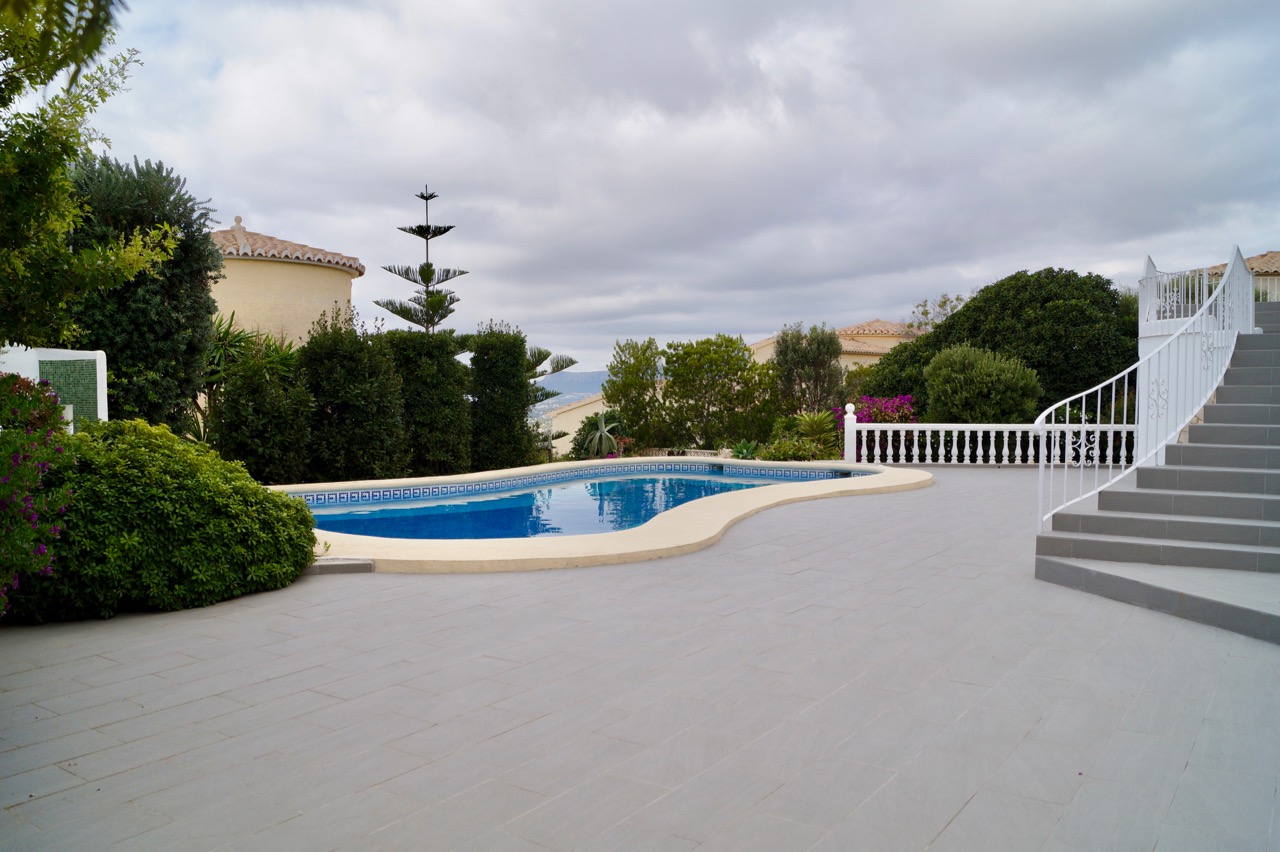 Villa For Sale in Cumbre Del Sol, Alicante